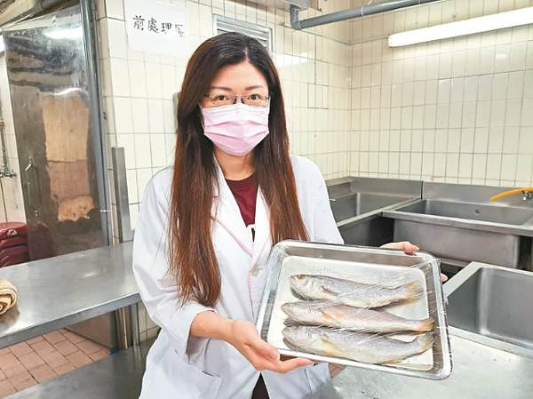 朱姵穎說,生、熟食分開處理及存放,熟食放置時間不可超過2小時。圖/衛生福利部台北醫院提供