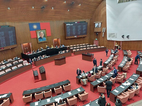 大眾關注的《平均地權條例》修正案10日將進行2讀、3讀;將照審查會通過版本進行2、3讀,除了審查會通過的2項附帶決議,預期另外還會有其他附帶決議提出。圖/好房網News記者林和謙/攝