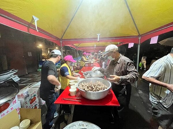 板橋中正里舉辦親子活動園遊感恩晚會。（圖／板橋樂生活Ｘ有你有我）