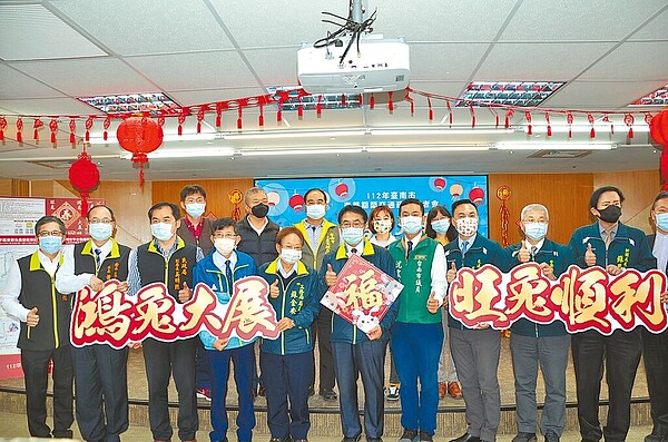 台南市政府因應即將來臨的10天春節連假,春節初一至初八將開設「交通疏運指揮中心」,即時處理各種交通問題。(台南市交通局提供)