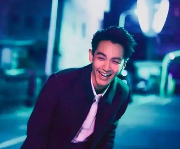 柯震東因拍攝意外，臉縫了許多針。圖／摘自臉書
