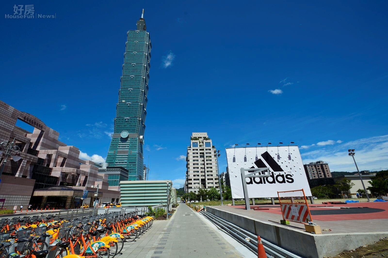 最貴籃球場,信義區信義路五段台北世界貿易中心,信義區D1重劃區,101大樓,捷運台北101/世貿站。(好房News記者 陳韋帆/攝影)