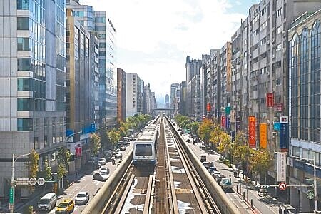 
平均地權條例新制上路後，私法人購買住宅採許可制，將影響豪宅交易。（陳君瑋攝）
