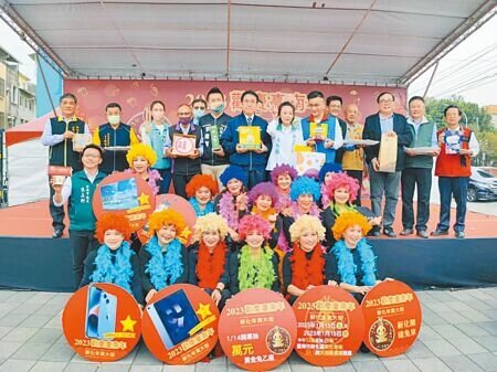 連續2年因疫情喊卡的台南市新化年貨大街,將於本周五重新登場。(洪榮志攝)