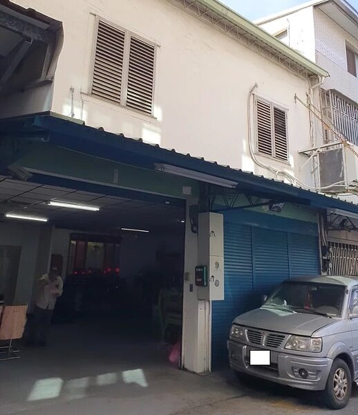 彰化市李姓男子拒繳酒駕18萬元罰鍰,直到名下位在彰化市一棟價值逾700萬元透天厝被執行署彰化分署查封後,才知事態嚴重,表示願向親友借錢分期繳清。圖/執行署彰化分署提供