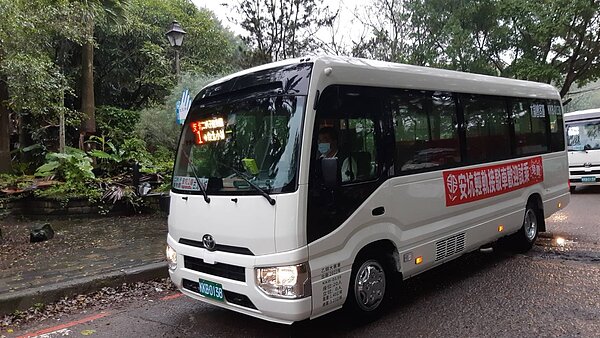 安坑輕軌履勘接駁公車免費試乘。圖/新北市交通局提供
