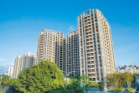 立信機構在江翠北側重劃區已推出逾10個指標案,無論是建築團隊、施工品質與售後服務皆首屈一指。圖為「新月天地」。(本報資料照片)