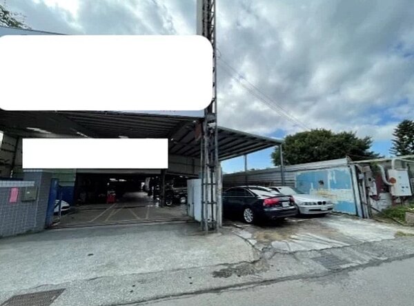 北市建管處依3評點標準優先排拆,評分總和最高為中山區濱江街一處拆後重建的汽車修理廠。圖/北市建管處提供