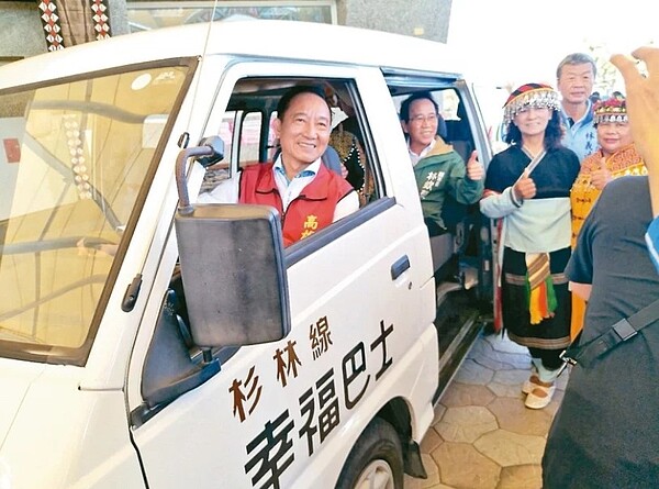 公車式小黃2.0高雄杉林線去年11月18日起試營運,獲地方好評。圖/高雄市區監理所提供