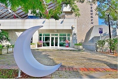 打破污水廠舊印象,黑水號咖啡廳進駐台中新光水資源回收中心。圖/台中市水利局提供