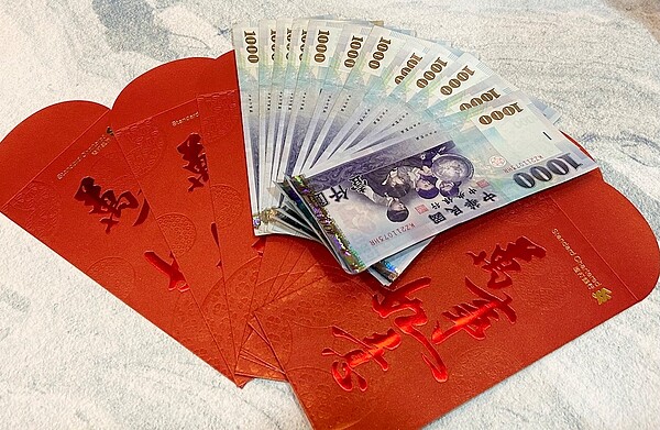 剛買房!他過年純心意「包這金額」給父母 網看傻:太羞辱 紅包袋、紅包。圖/好房網News記者蔡佩蓉攝影