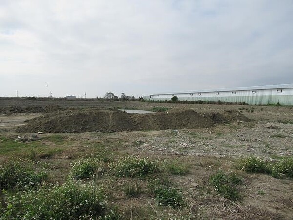 學甲畜牧場地點遭業者違規填土。圖／台南市政府提供