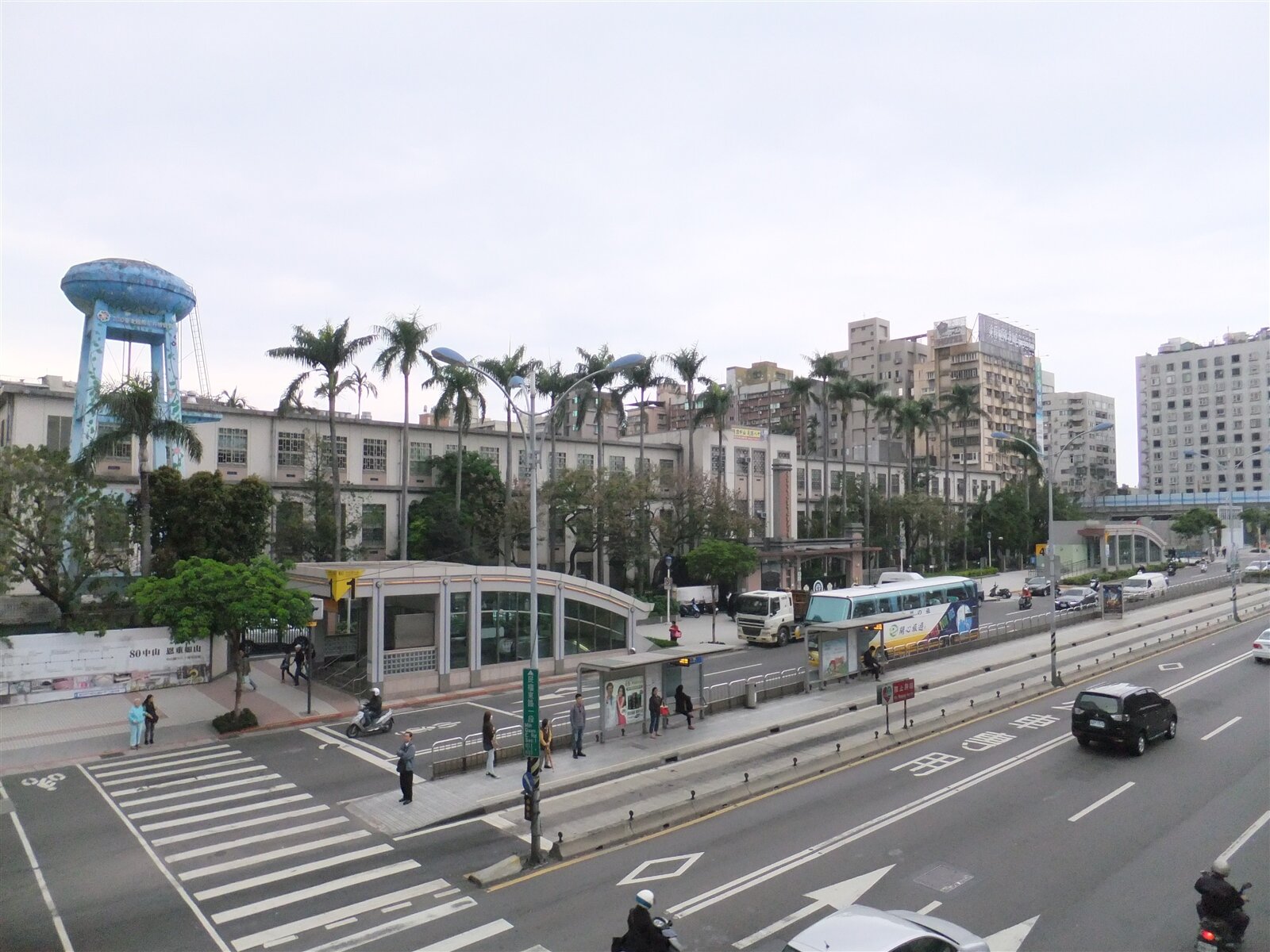 中山國小站。記者游智文/攝影