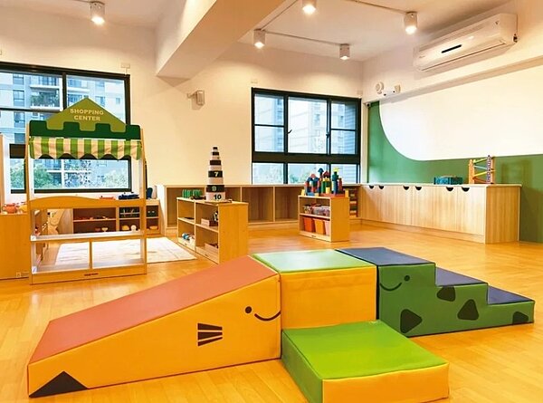 新竹市社會處針對加入準公托業者將研訂獎勵措施，圖為新竹市公托畫面。圖／市府提供