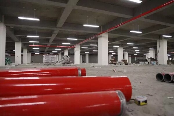 嘉豐國小地下停車場工程持續,預計明年下半年就能啟用。圖/新竹縣府提供