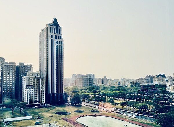 高雄農16特區「京城天贊」,再度蟬聯高雄豪宅王。圖/台灣房屋提供