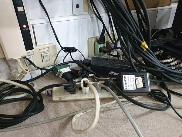 高雄市消防局提醒民眾,不當使用延長線,是造成火災的隱形殺手之一。圖/高雄市消防局提供