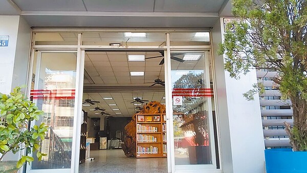 台中市龍井圖書館將在2月1日啟動耐震補強工程,施工期間設「臨時服務處」,服務不中斷。(台中市文化局提供/陳淑芬台中傳真)