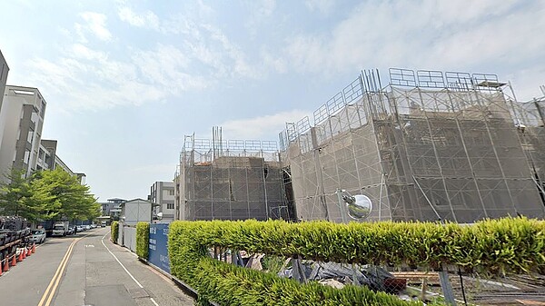 台中預售1年漲近65% 「這款房」變夯 過來人揭3優點:權衡利弊的好選擇 今年各大接待中心年假期間幾乎都拉長,集中在初五、初六開工,以台中預售案觀察,看屋人潮相較往年下滑,但來客準確度提升,清一色為自住客。圖/google map