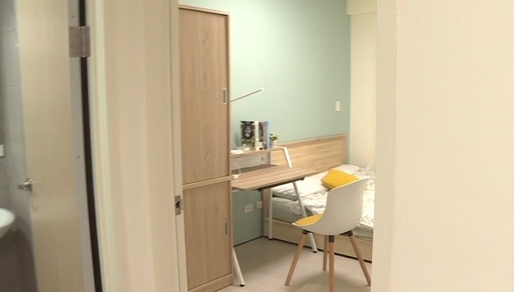 ▼許多看房民眾紛紛讚賞此社宅,在交通及房型都非常滿意。(圖/東森新聞)