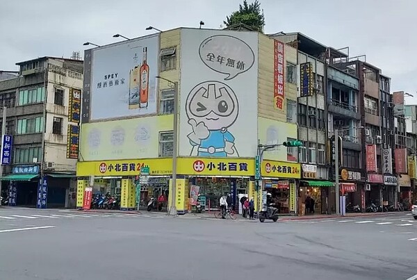 佳德糕餅買下康定路三角窗店面。圖／台灣房屋中正加盟店提供
