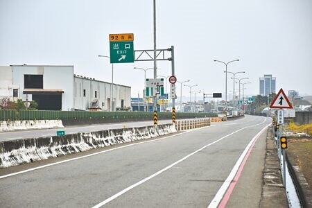 
前行政院長蘇貞昌卸任前核定台61線西濱快遺道路新竹香山至苗栗後龍路段全面高架化工程經費。（謝明俊攝）
