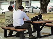 男滯欠酒駕罰鍰保單也不保　暖心書記官親赴工地馬上辦