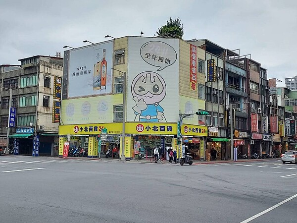 佳德糕餅買下康定路三角窗店面。圖／台灣房屋中正加盟店提供