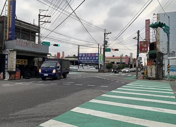 桃園市中壢區新中北路、榮民南路口去年發生70件事故，造成102名駕駛和行人受傷，成為十大肇事路口之首。記者翁唯真／攝影

