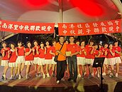 南港里里長李志錦　服務周到節慶活動滿檔