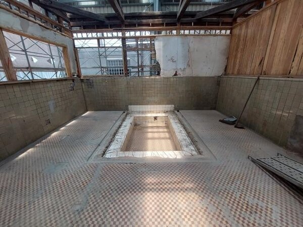 「刑務所浴場」發現完整「浴池」遺構。圖／文化局提供