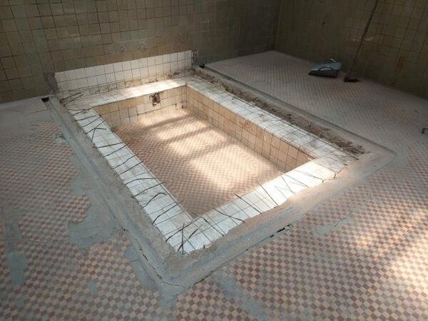 「刑務所浴場」發現完整「浴池」遺構。圖／文化局提供