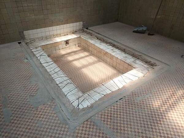 「刑務所浴場」發現完整「浴池」遺構。圖/文化局提供