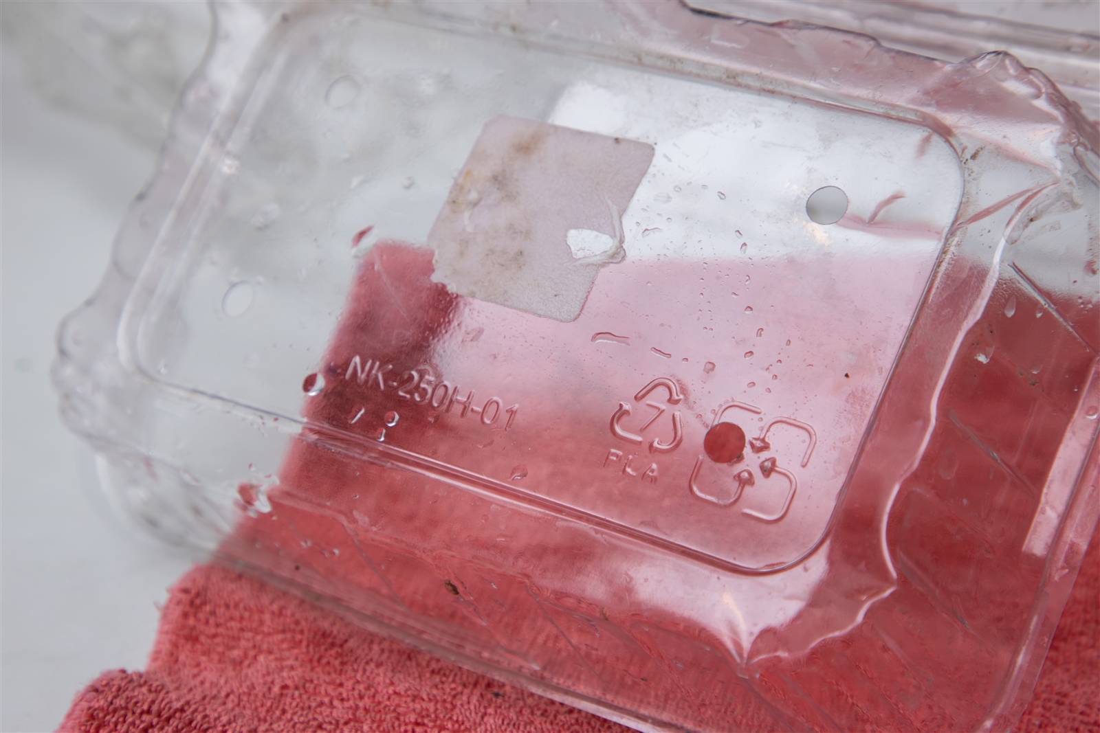 PLA等可分解塑膠被批不環保，環保署預告今年8月1日起，禁止可分解塑膠的免洗餐具。圖／聯合報系資料照片 