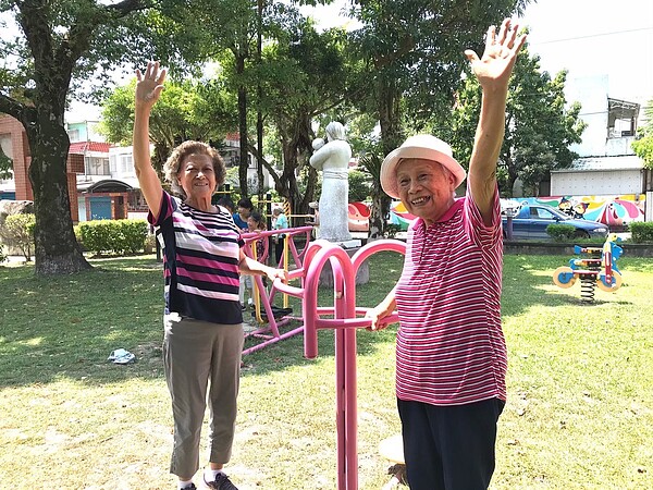 花蓮縣府鼓勵長輩多運動,維持身心健康。圖/衛生局提供