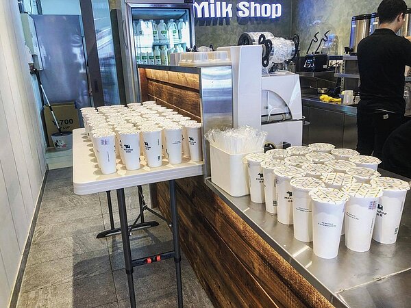 迷客夏宣布自2/8起部分商品漲價。圖/摘自迷客夏MilkSha-台北昆陽店FB粉絲團。