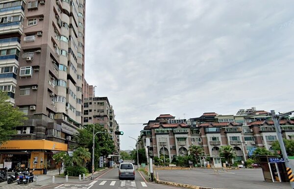2021年、2022年近一年來，台南市整體房價飆漲，公寓年漲幅達4成，大樓及華廈整體年漲幅也達2成多，漲幅是六都最多。圖／google map