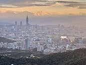 輕軌紅利勝打炒房條例？安坑預售屋開「量增價揚」紅盤