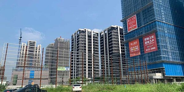 央行連四升買房陷觀望,去年房市3大稅收腰斬。圖/中時報資料照片