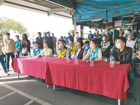 彰化果菜市場申請新建,縣籍立委向農委會爭取補助,縣長王惠美也允諾補助。(吳敏菁攝)