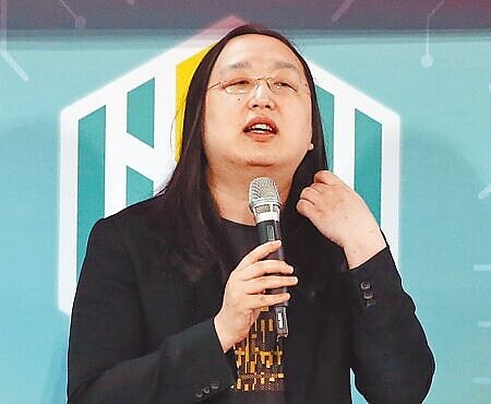 圖為數位發展部部長暨資安院董事長唐鳳。(趙雙傑攝)