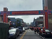 白沙屯媽中午停駕永信　香丁腳爭相祈福