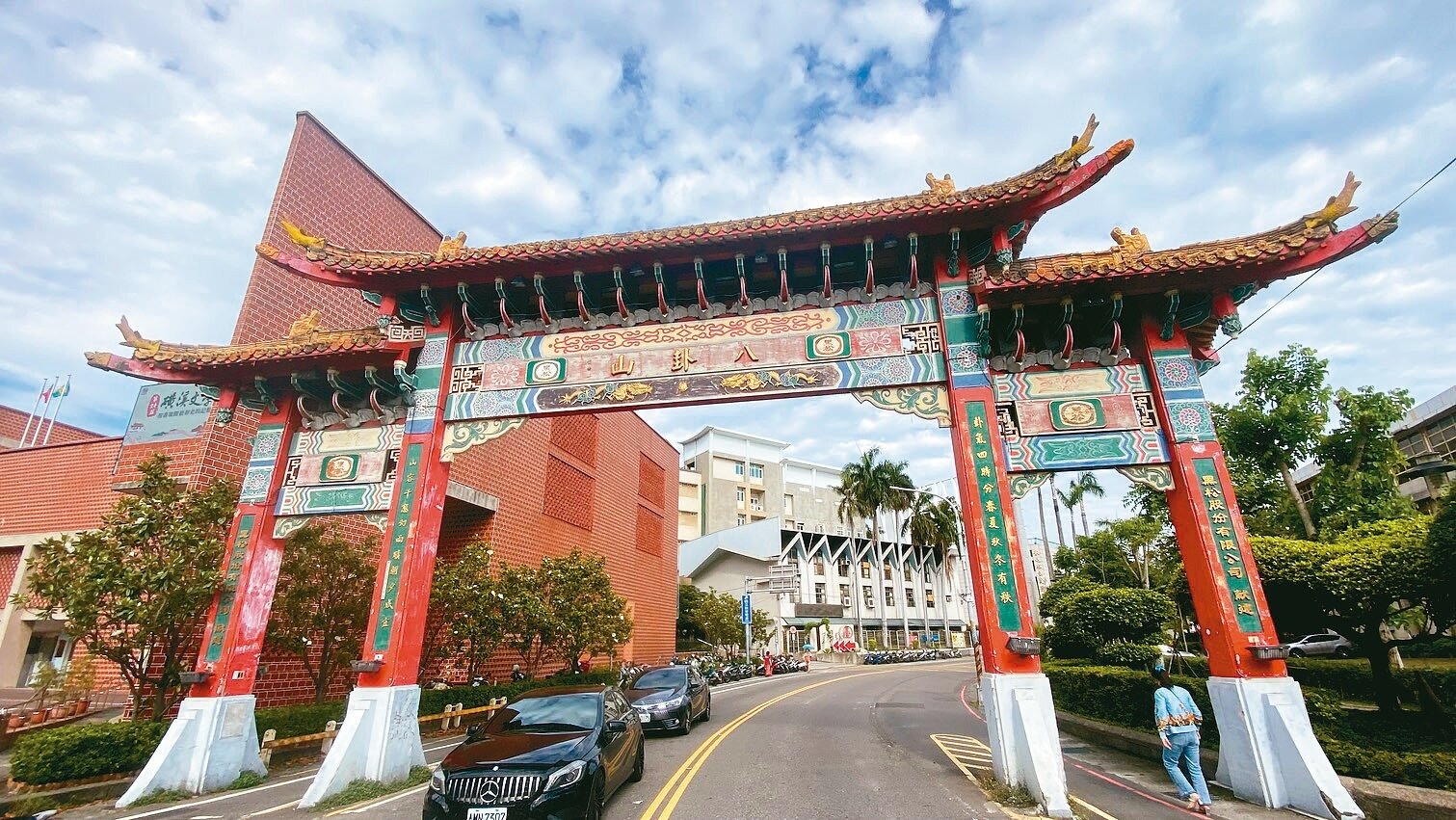 八卦山牌樓流標3次,文化局檢討內容再招標。記者劉明岩/攝影