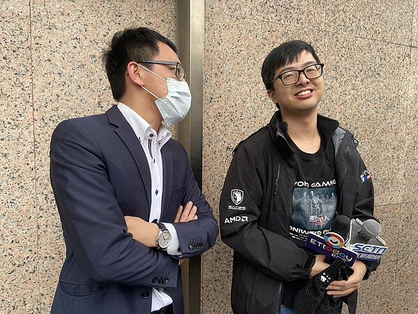 知名實況主「丁特」(本名薛弘偉)被遊戲橘子提告求償1元並登報道歉,昨判決結果出爐,法院駁回遊戲橘子請求。記者柯毓庭/攝影