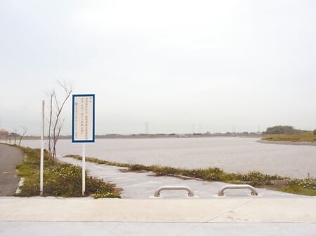 
雲林縣北港滯洪池規畫設置太陽能光電，民眾擔心影響觀光與防洪。（張朝欣攝）
