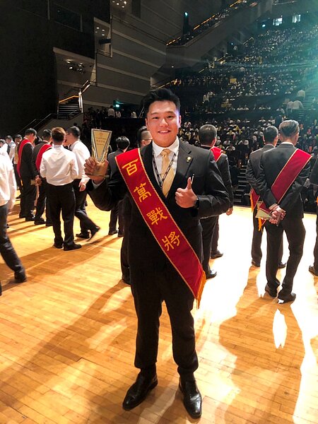 賀敬一從健身教練轉職永慶房屋經紀人，已連續3年獲得幸福成家基金。圖／永慶房產集團提供