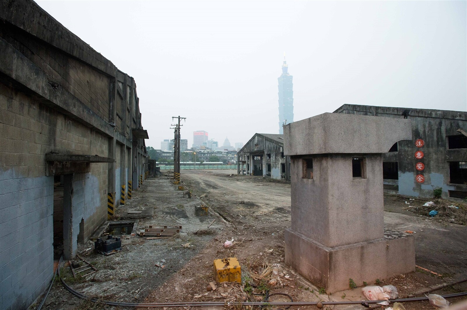 陸軍保養廠C基地，將招標設定地上權，時代力量立委邱顯智今(15)日質疑，政府應將國有地優先用於社會住宅等，而不是跟著建商一起哄抬房價。圖為陸軍保養廠營區。圖／聯合報系資料照片 