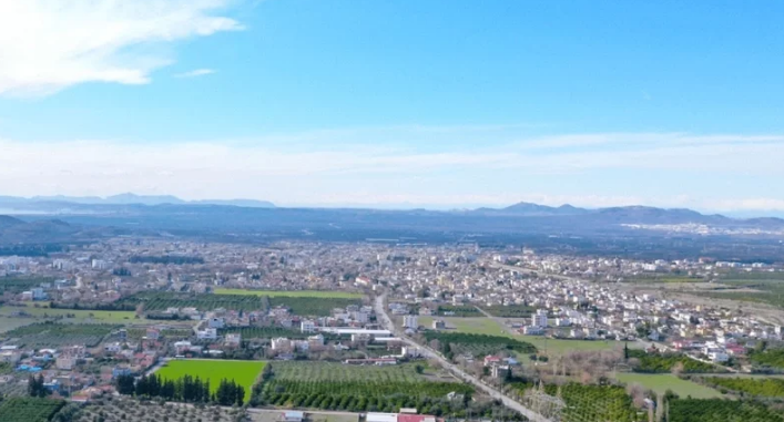 土耳其6日發生規模7.8的毀滅性地震,西南部哈塔伊省埃爾津卻無人死亡、也沒見到建築物倒塌,當地官民將此歸功於長期以來不允許違法建築存在的決心。照片翻攝:Twitter / Diken