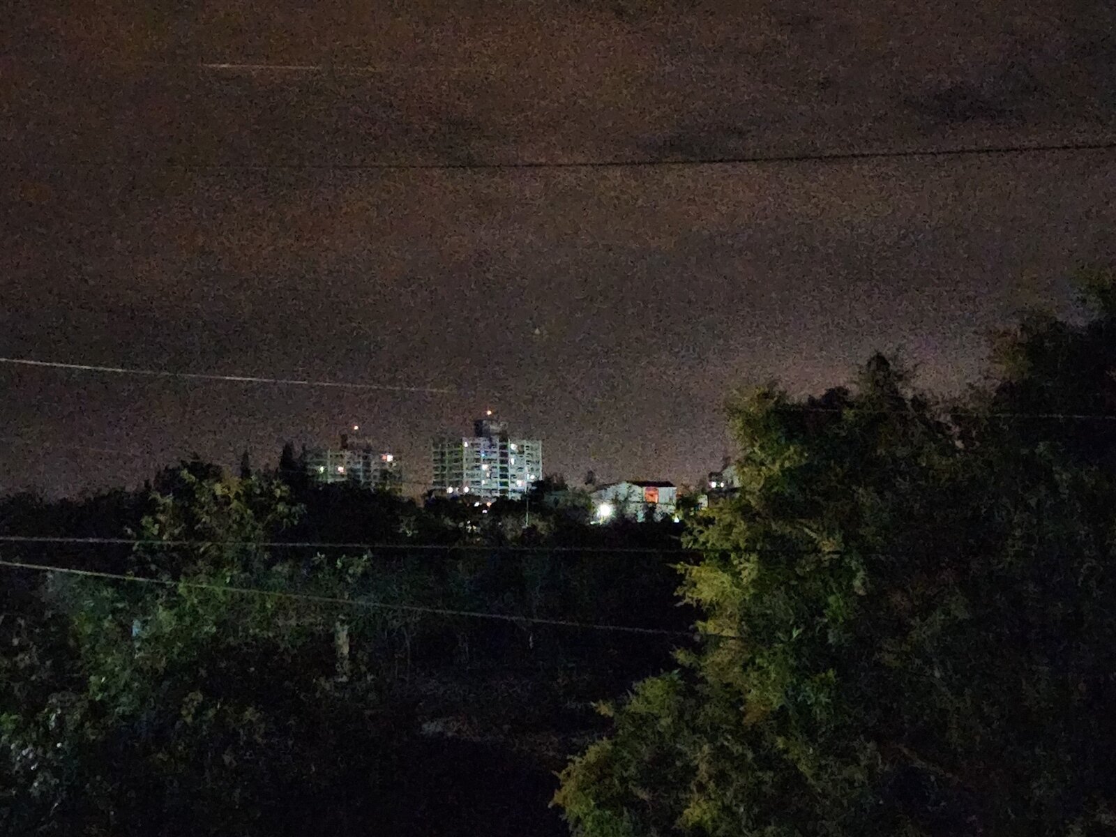 今天深夜11時49分地牛翻身,震央在南投鹿谷,芮氏規模5,因搖晃力道感受明顯,又在深夜,不少南投人被嚇醒。記者賴香珊/攝影