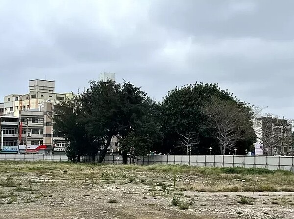 新竹市台大醫院湳雅院區預定地原預計要進行大湳雅公園2期建設,市府決定取消,改由建商回饋簡易綠美化。圖/市議員林彥甫提供